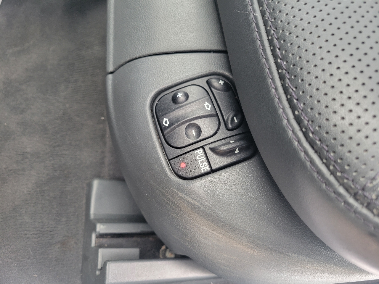 Mercedes-Benz CL-Class  2005