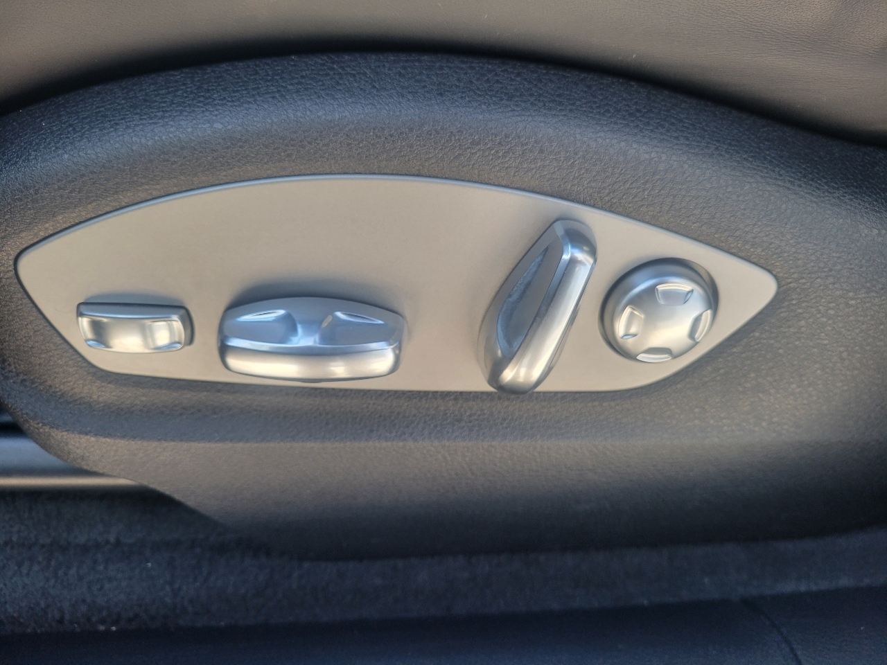 Porsche Macan AWD 2024