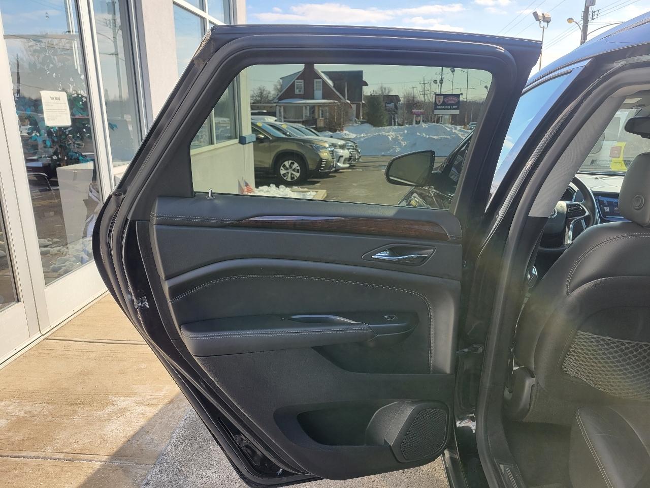 Cadillac SRX FWD 4dr Luxury Collection 2016