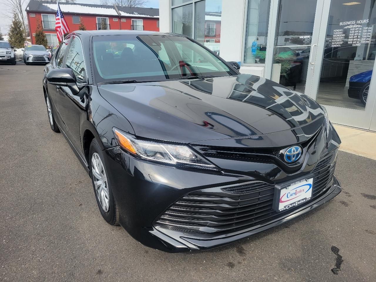 Toyota Camry Hybrid LE CVT (Natl) 2018