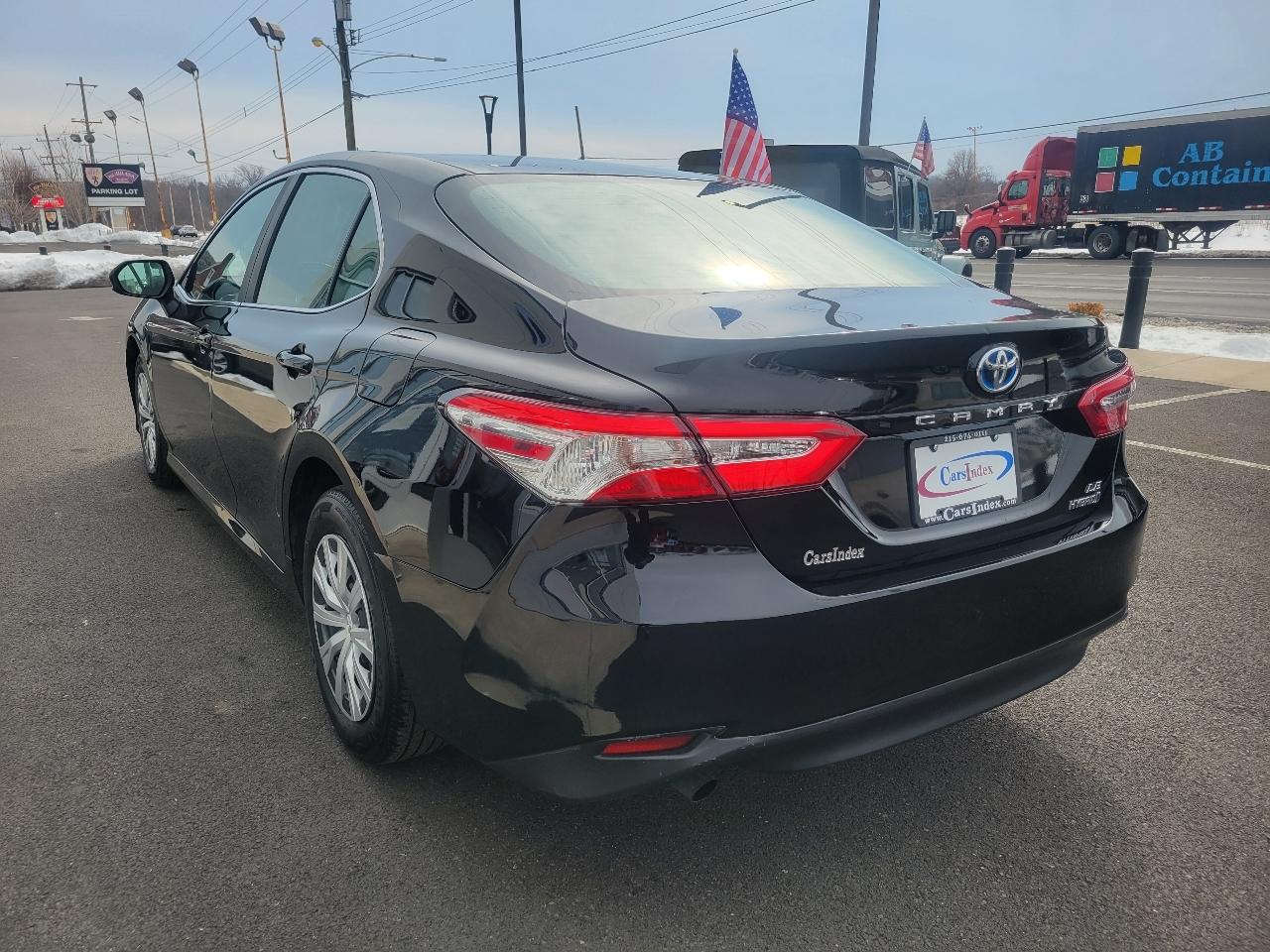 Toyota Camry Hybrid LE CVT (Natl) 2018