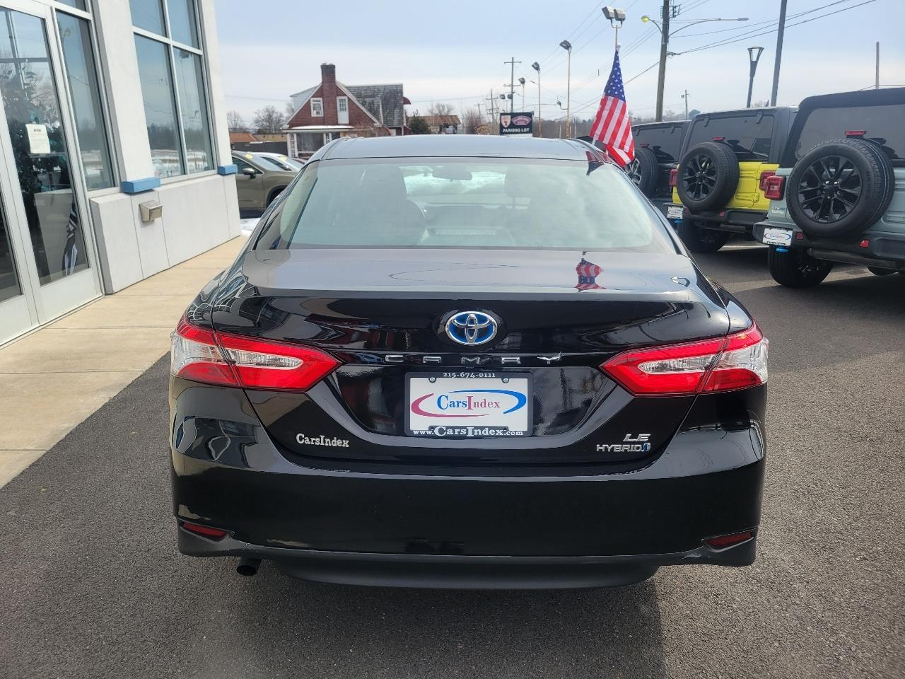 Toyota Camry Hybrid LE CVT (Natl) 2018