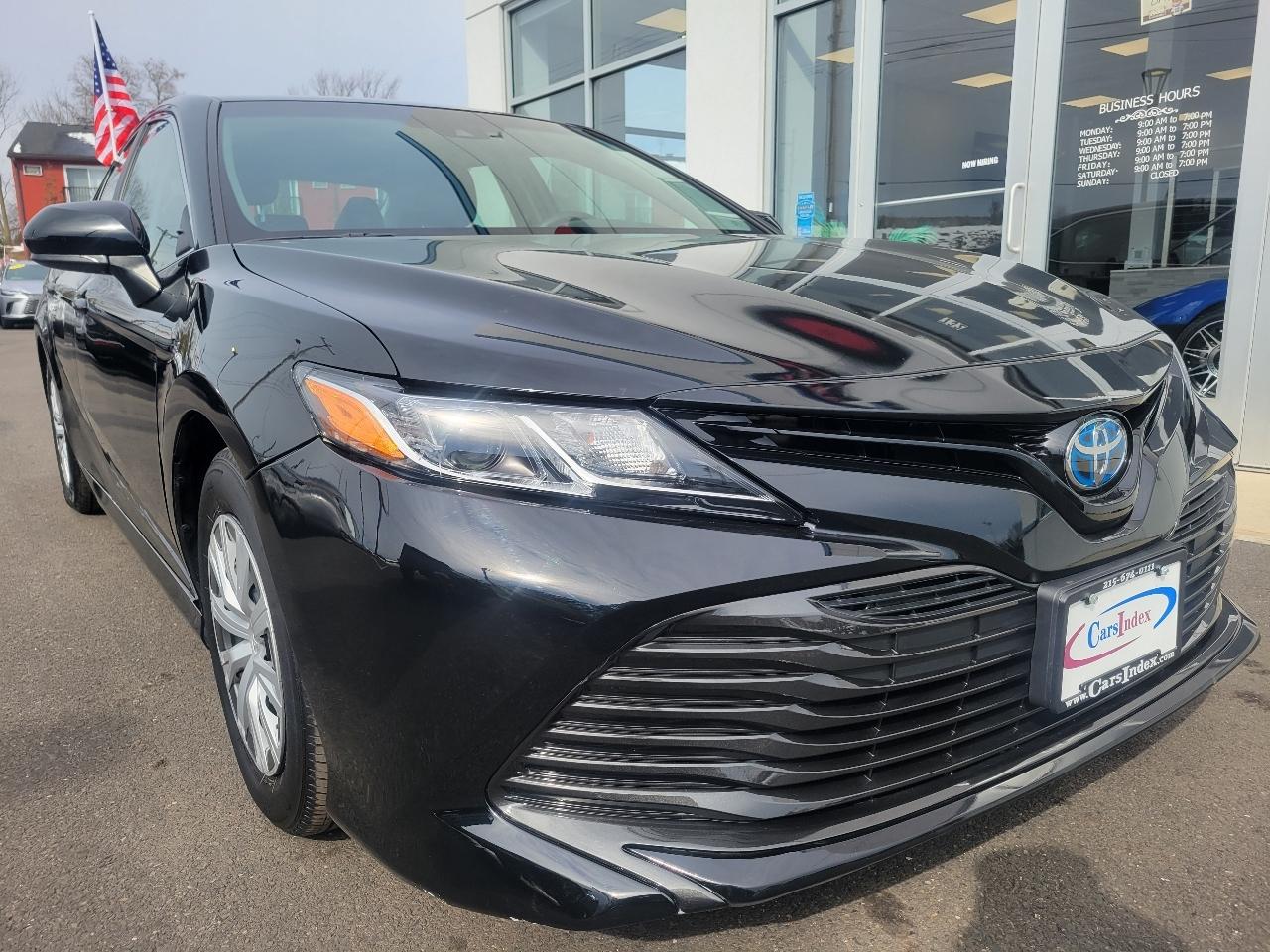 Toyota Camry Hybrid LE CVT (Natl) 2018