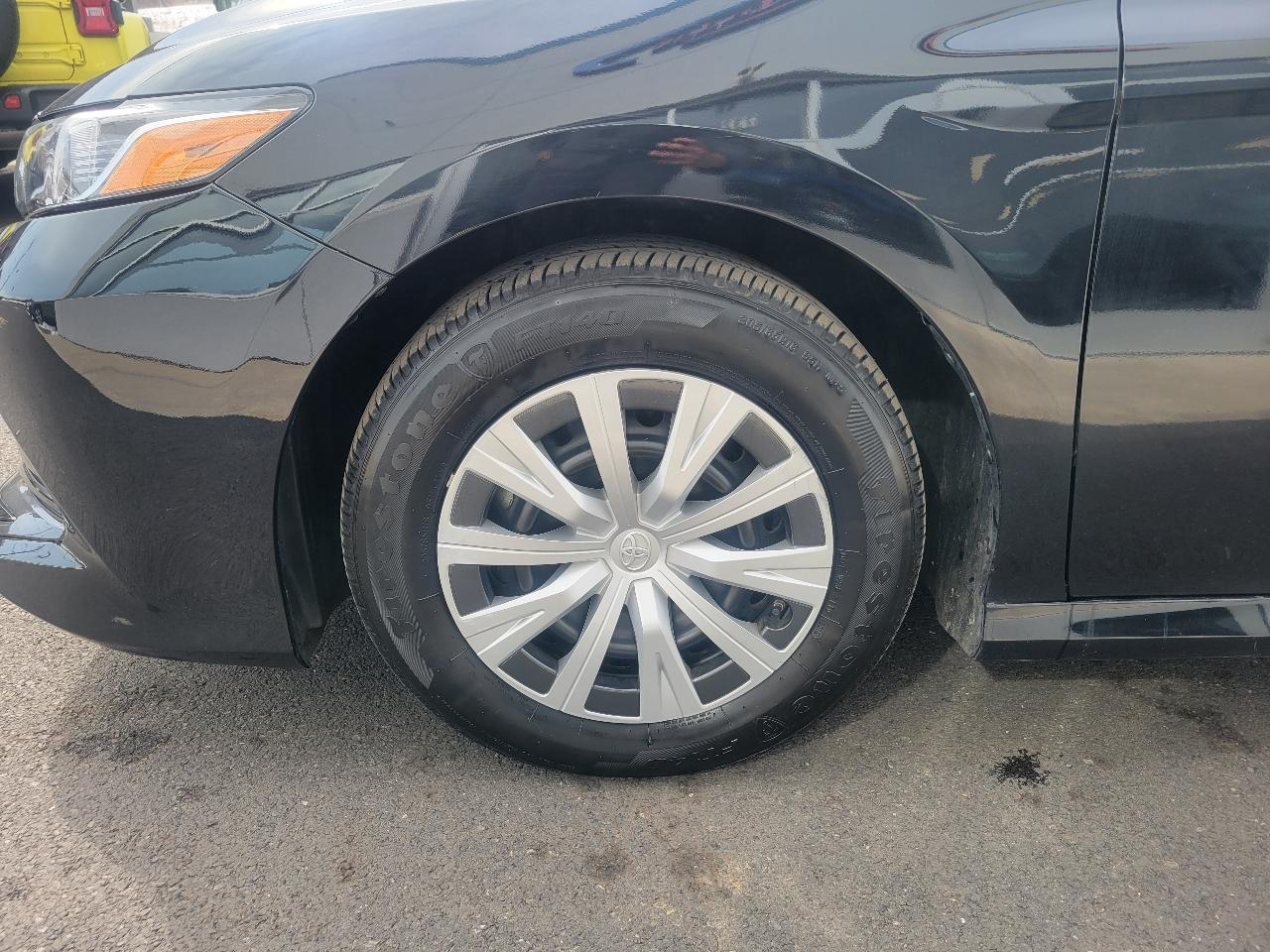 Toyota Camry Hybrid LE CVT (Natl) 2018