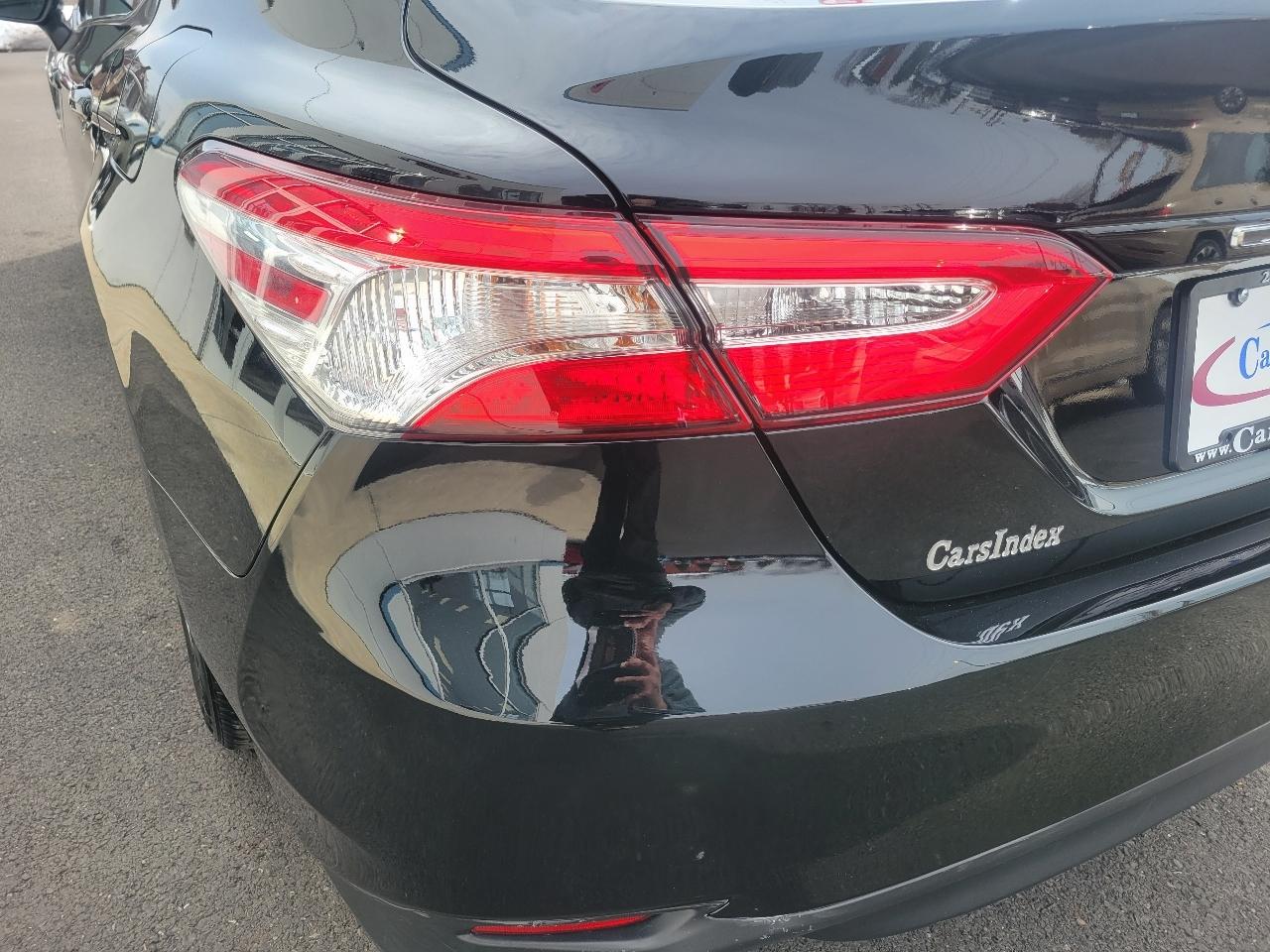 Toyota Camry Hybrid LE CVT (Natl) 2018