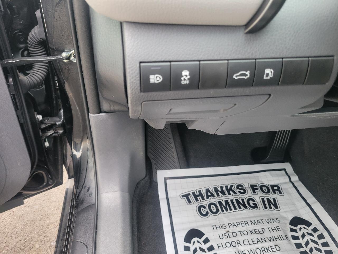 Toyota Camry Hybrid LE CVT (Natl) 2018