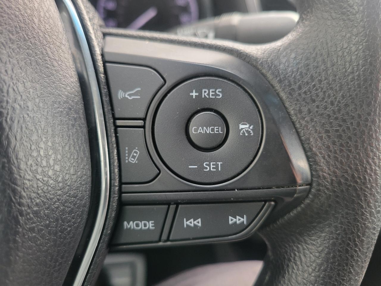 Toyota Camry Hybrid LE CVT (Natl) 2018