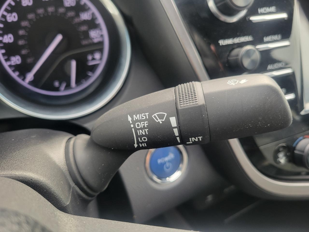 Toyota Camry Hybrid LE CVT (Natl) 2018