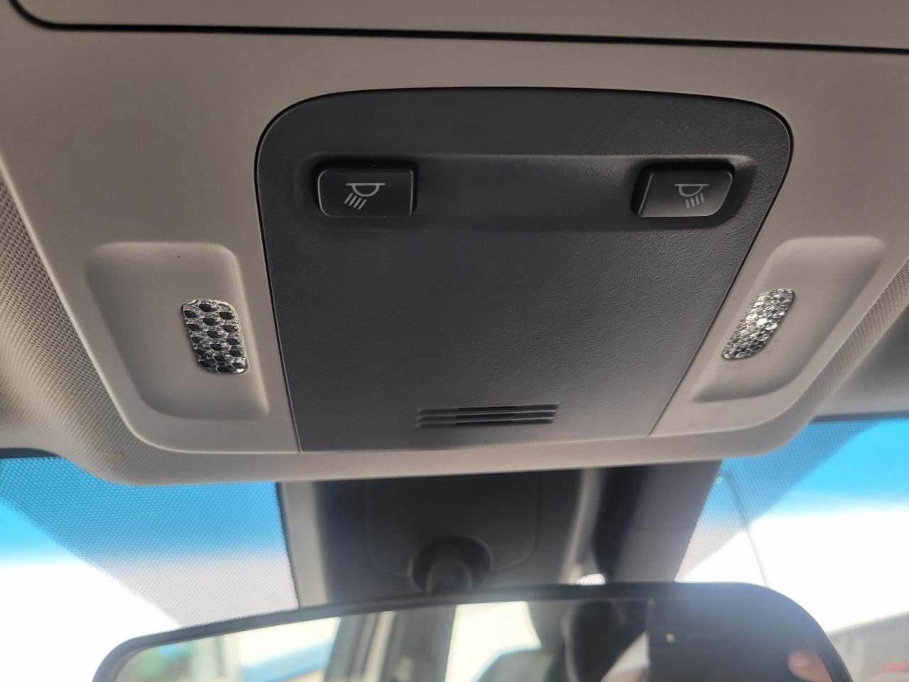 Toyota Camry Hybrid LE CVT (Natl) 2018