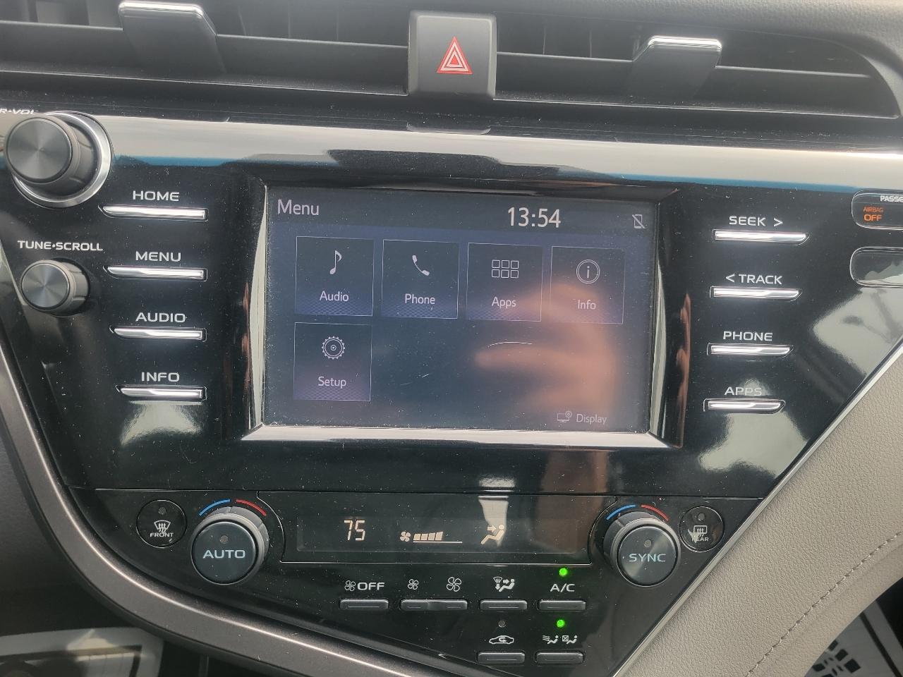 Toyota Camry Hybrid LE CVT (Natl) 2018