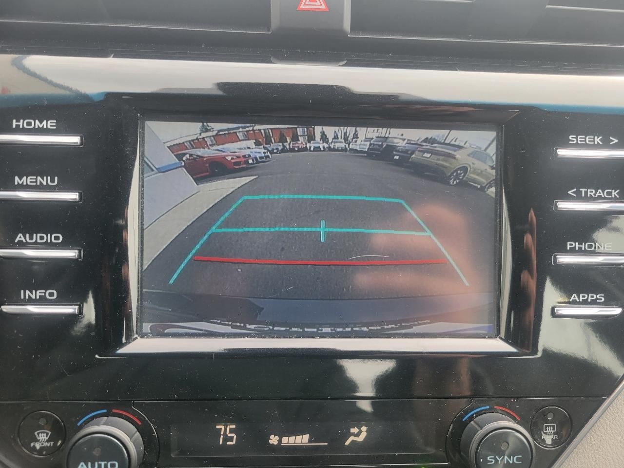 Toyota Camry Hybrid LE CVT (Natl) 2018