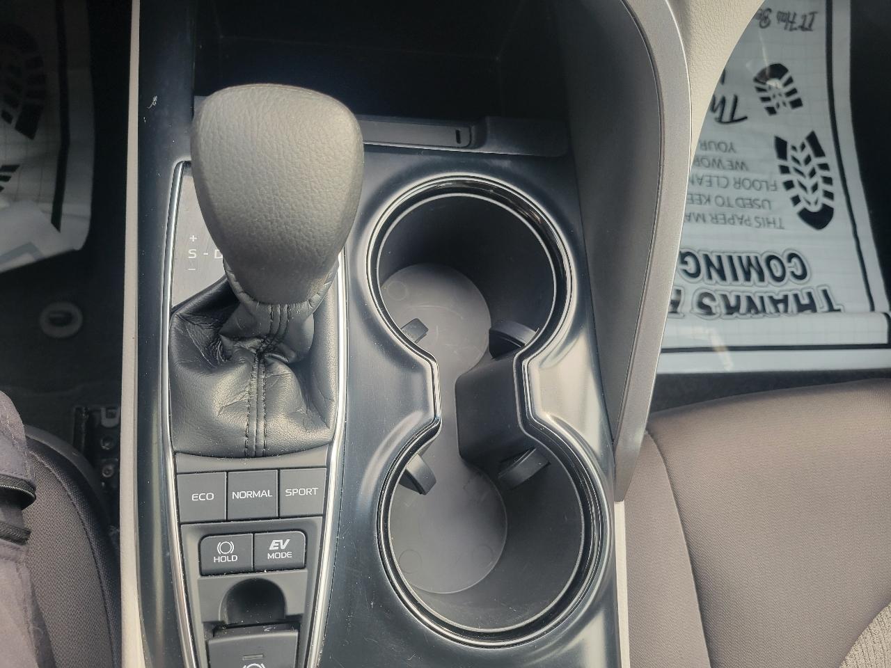 Toyota Camry Hybrid LE CVT (Natl) 2018