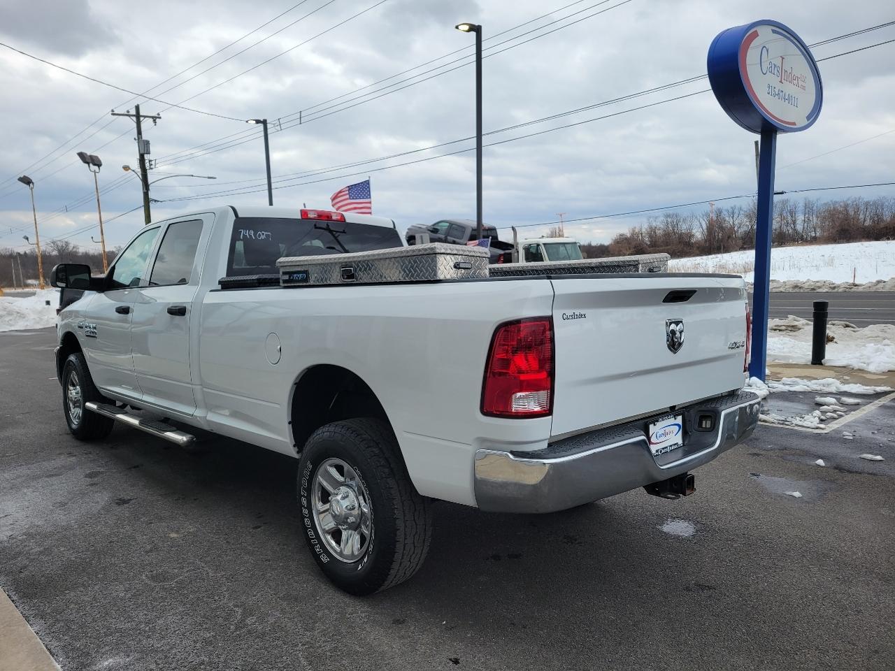 RAM 2500 Tradesman 4x4 Crew Cab 8' Box 2017