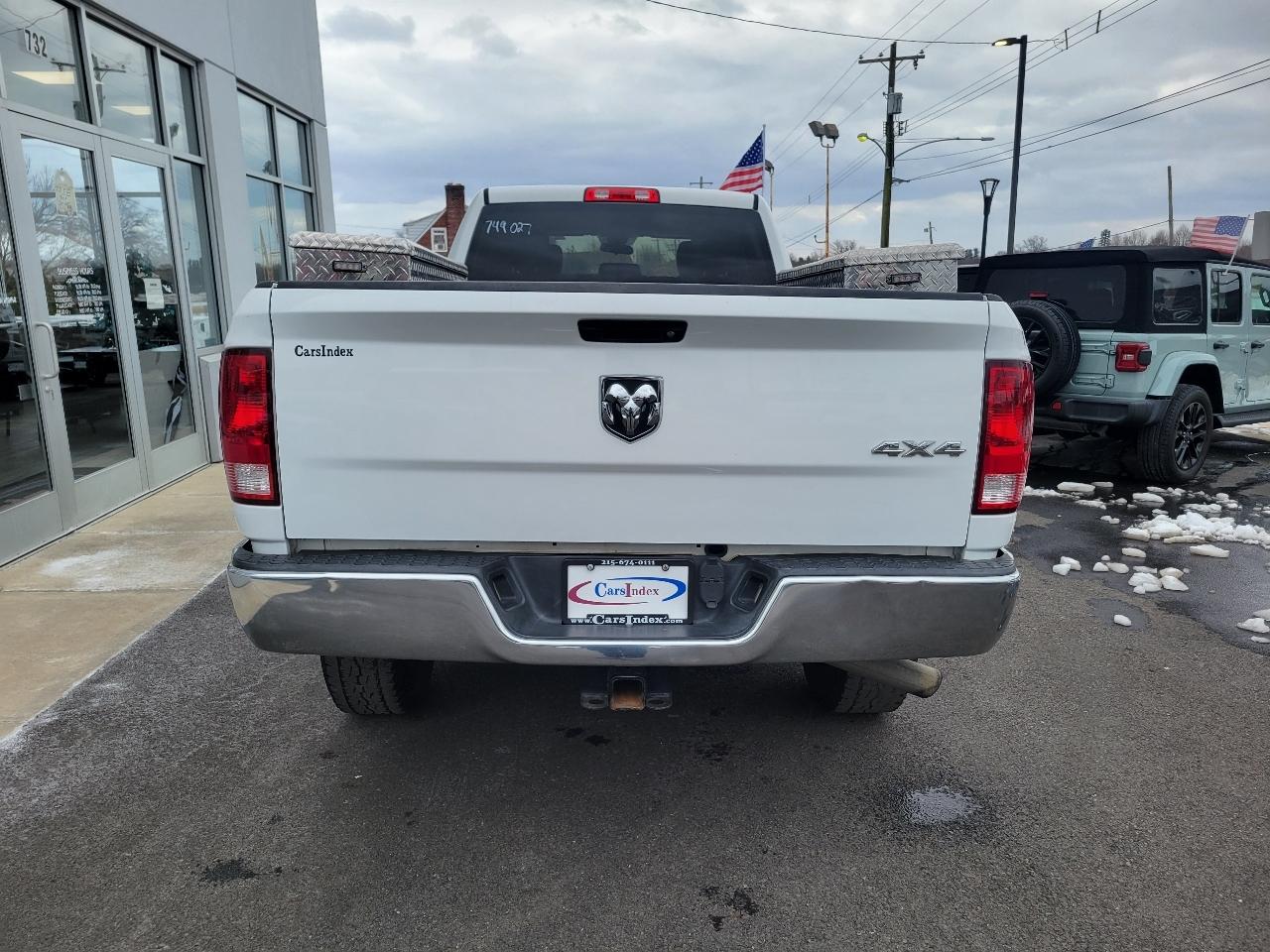 RAM 2500 Tradesman 4x4 Crew Cab 8' Box 2017