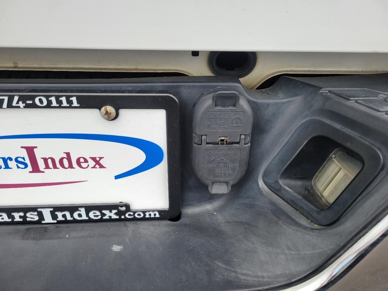 RAM 2500 Tradesman 4x4 Crew Cab 8' Box 2017