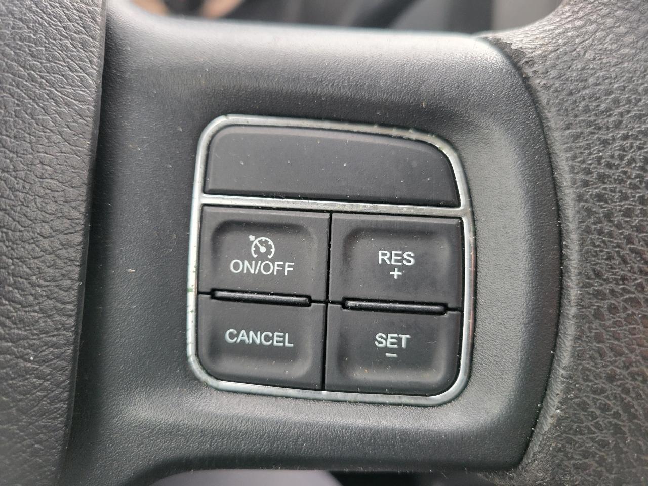 RAM 2500 Tradesman 4x4 Crew Cab 8' Box 2017