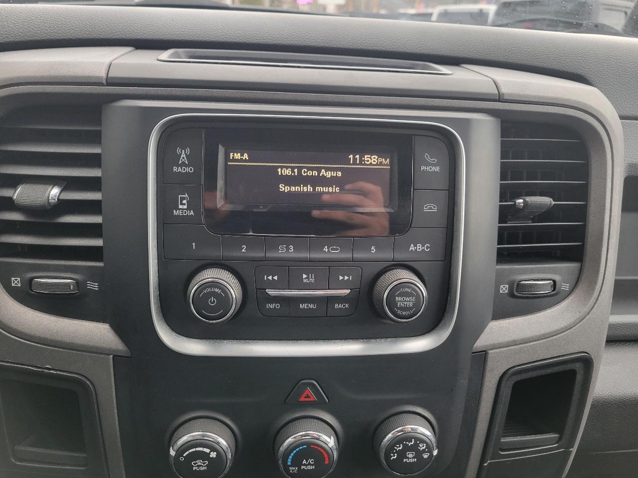 RAM 2500 Tradesman 4x4 Crew Cab 8' Box 2017