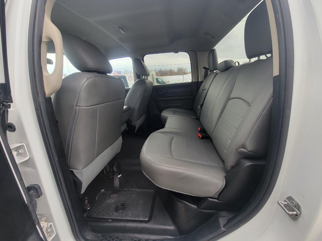 RAM 2500 Tradesman 4x4 Crew Cab 8' Box 2017