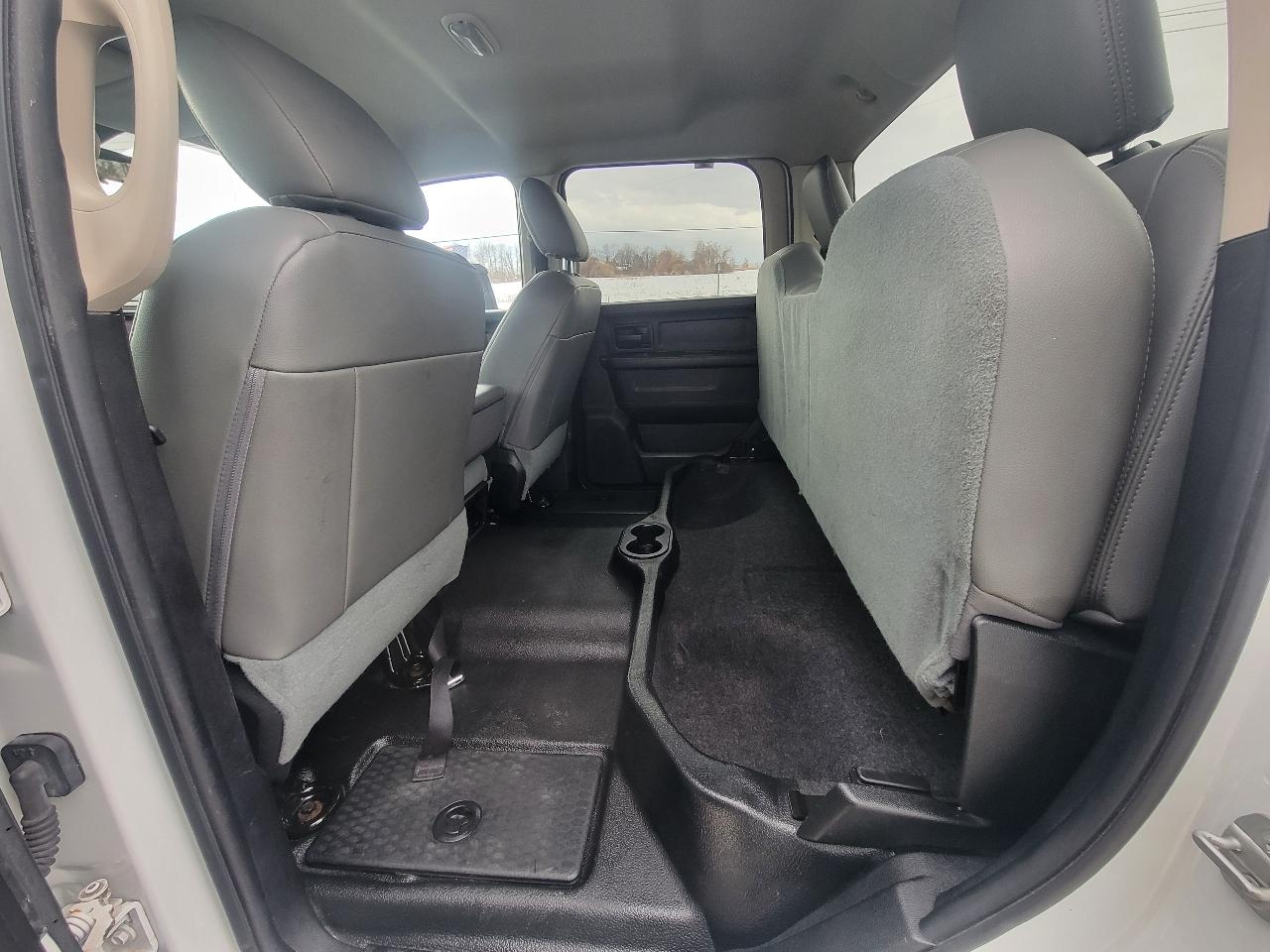 RAM 2500 Tradesman 4x4 Crew Cab 8' Box 2017