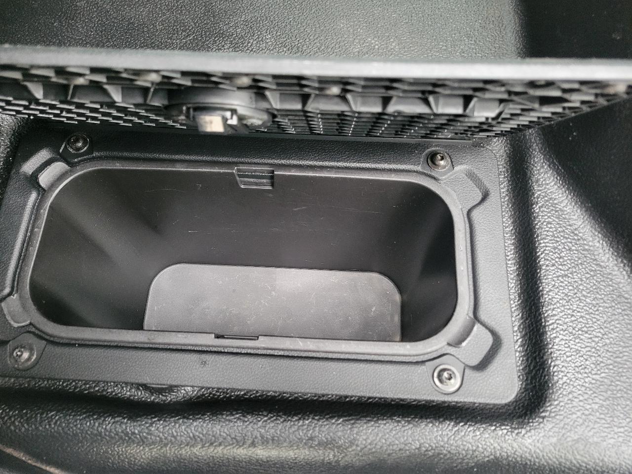 RAM 2500 Tradesman 4x4 Crew Cab 8' Box 2017