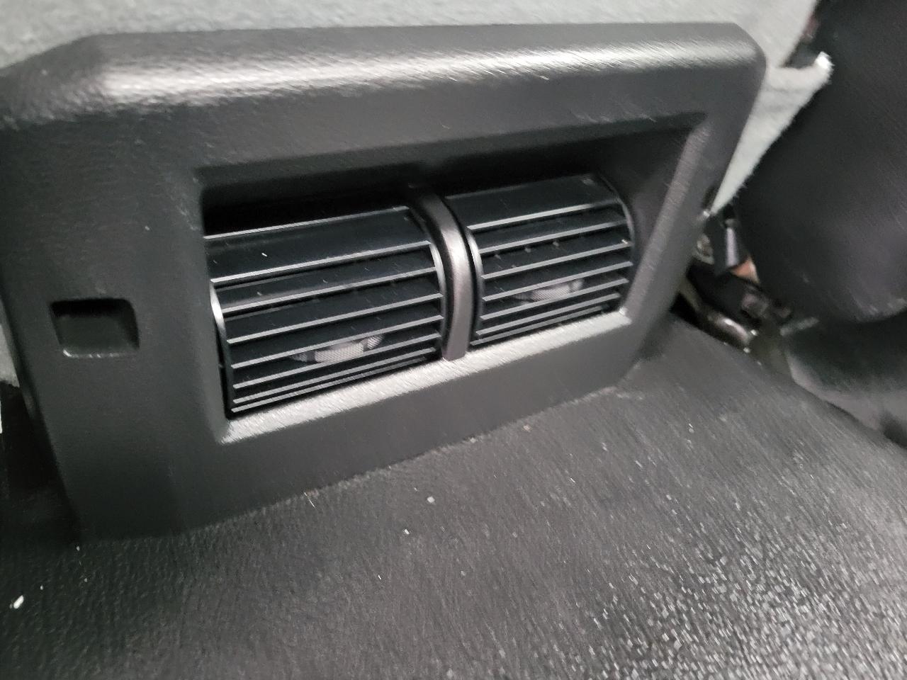 RAM 2500 Tradesman 4x4 Crew Cab 8' Box 2017