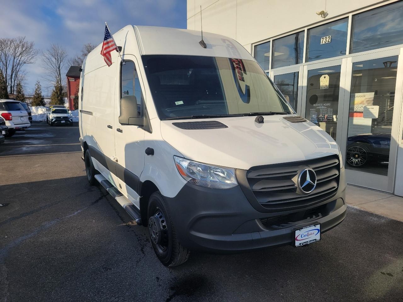Mercedes-Benz Sprinter Cargo Van 3500 High Roof I4 144" RWD 2021