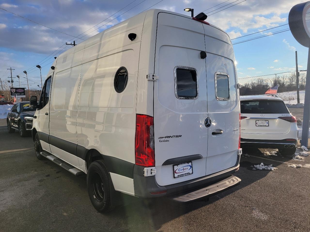 Mercedes-Benz Sprinter Cargo Van 3500 High Roof I4 144" RWD 2021