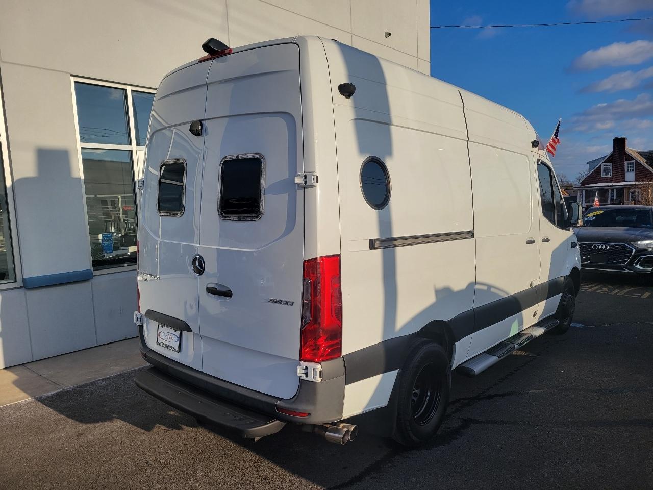Mercedes-Benz Sprinter Cargo Van 3500 High Roof I4 144" RWD 2021