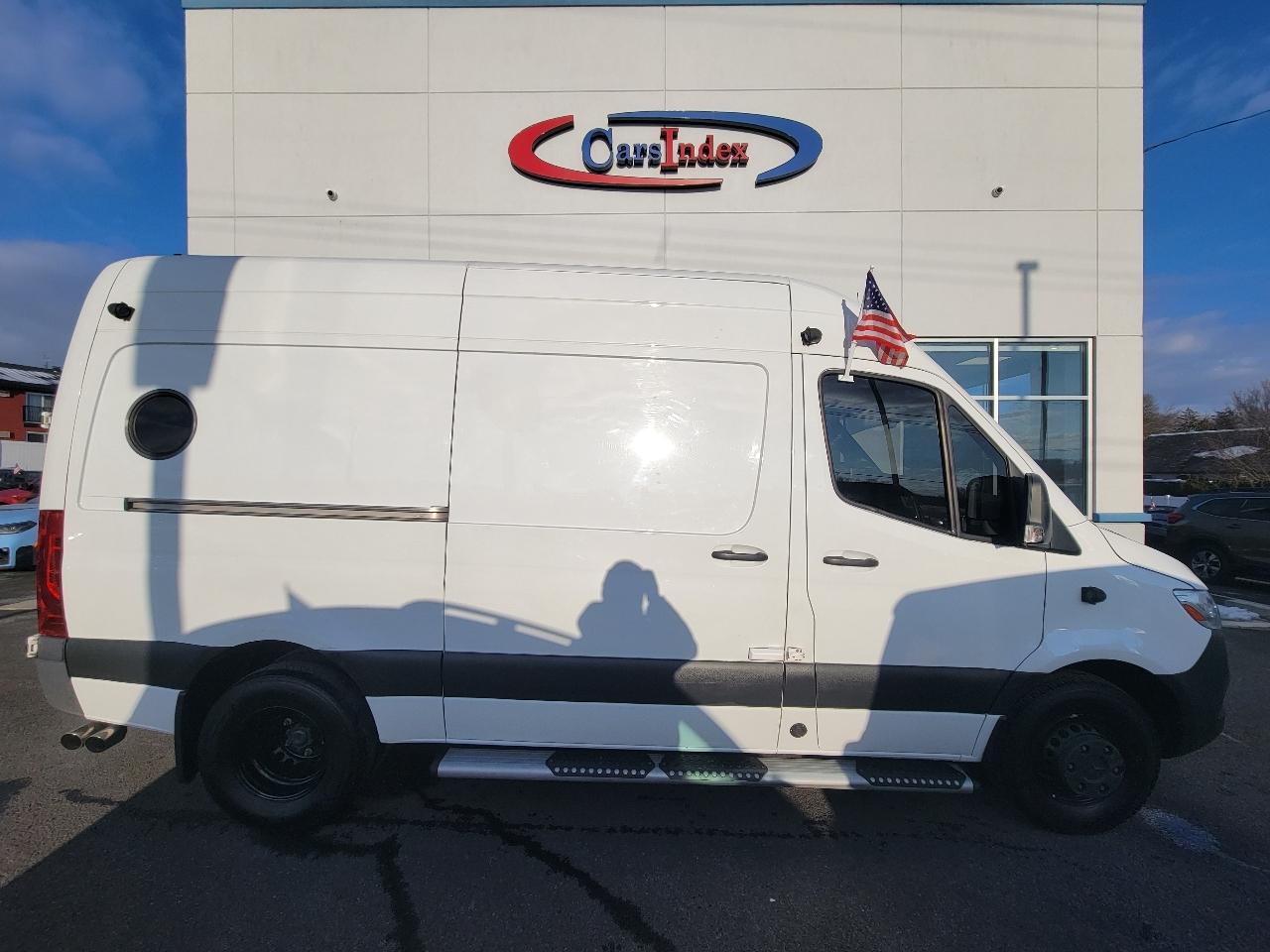 Mercedes-Benz Sprinter Cargo Van 3500 High Roof I4 144" RWD 2021