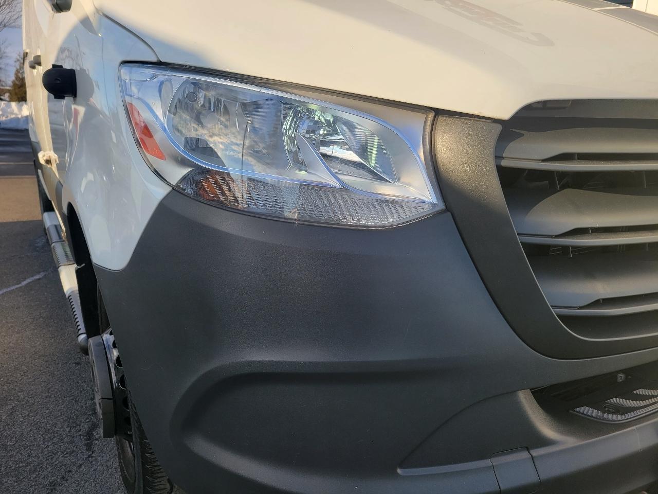 Mercedes-Benz Sprinter Cargo Van 3500 High Roof I4 144" RWD 2021