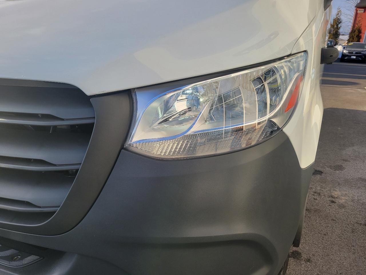 Mercedes-Benz Sprinter Cargo Van 3500 High Roof I4 144" RWD 2021