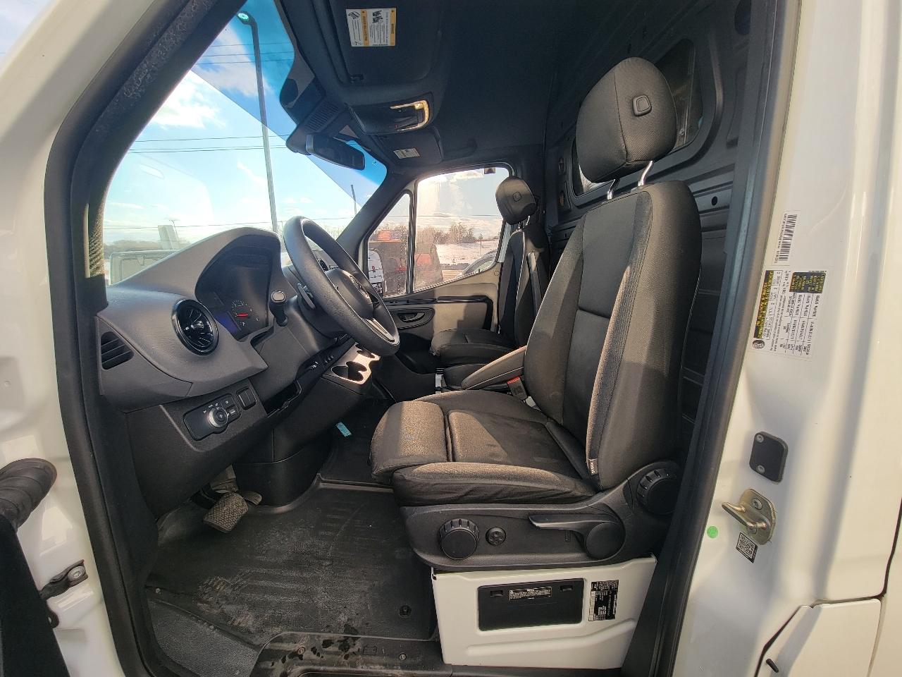 Mercedes-Benz Sprinter Cargo Van 3500 High Roof I4 144" RWD 2021