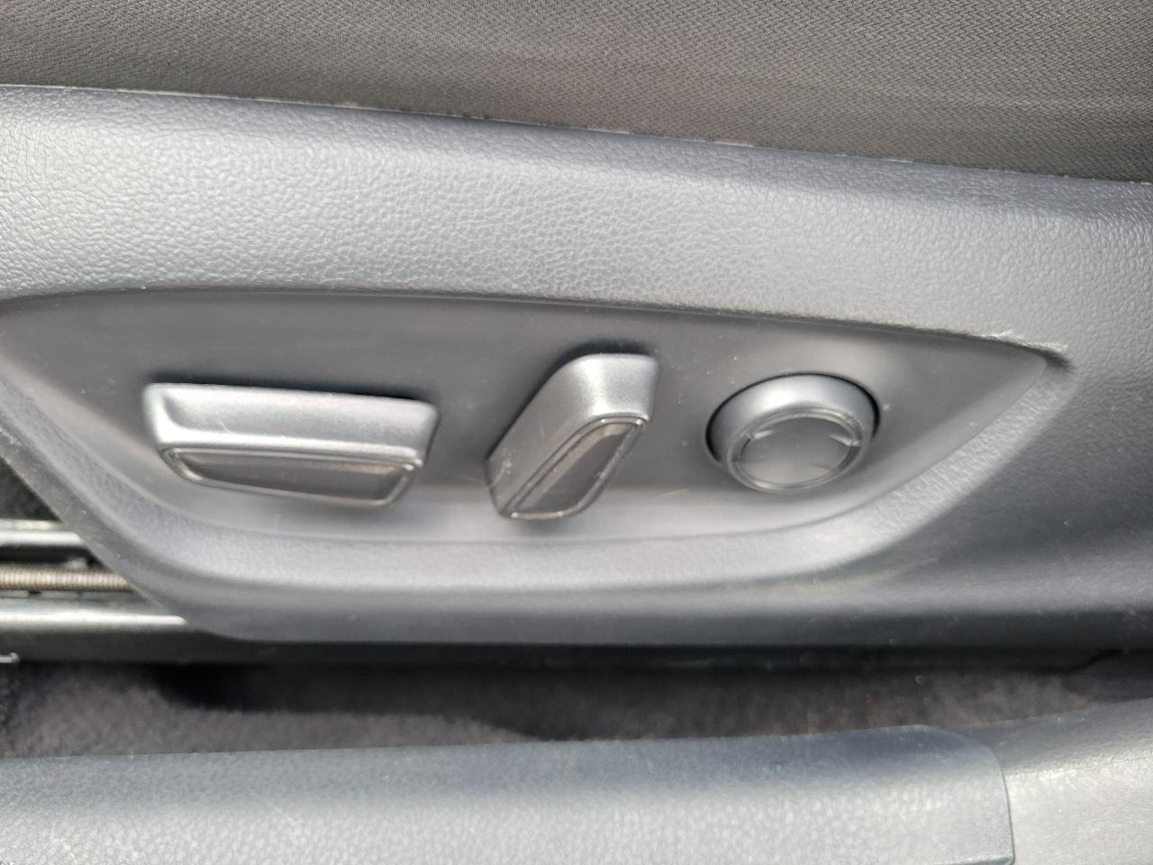 Toyota Camry LE Auto (Natl) 2023