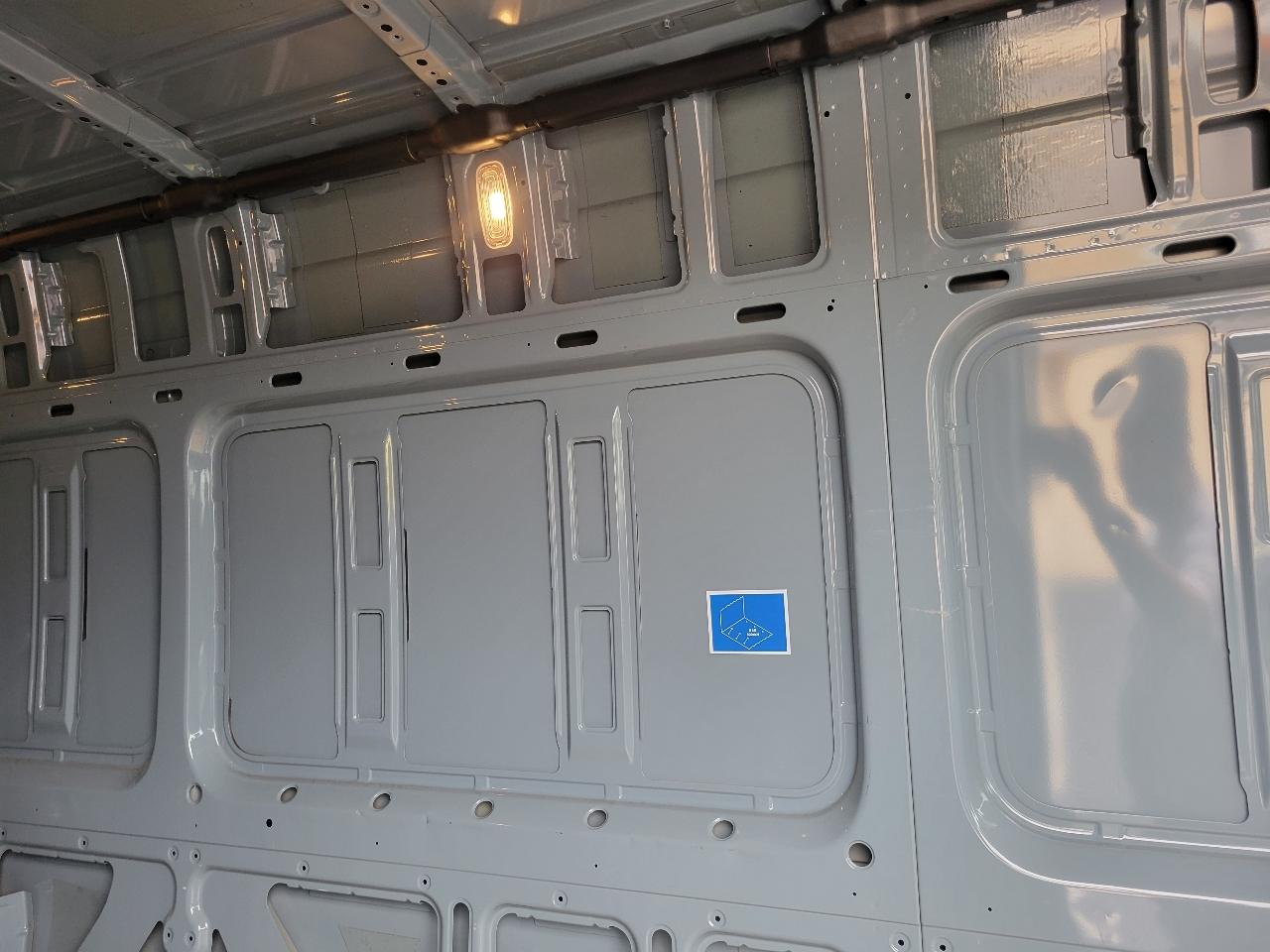 Mercedes-Benz Sprinter Cargo Van 2500 High Roof I4 Gas 170" RWD 2023