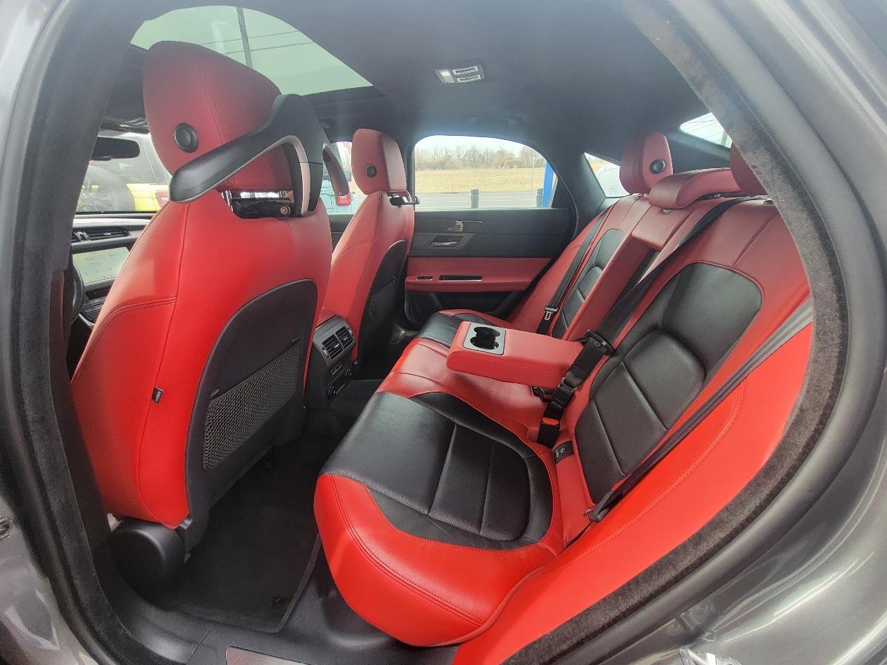 Jaguar XF Sedan S AWD 2019