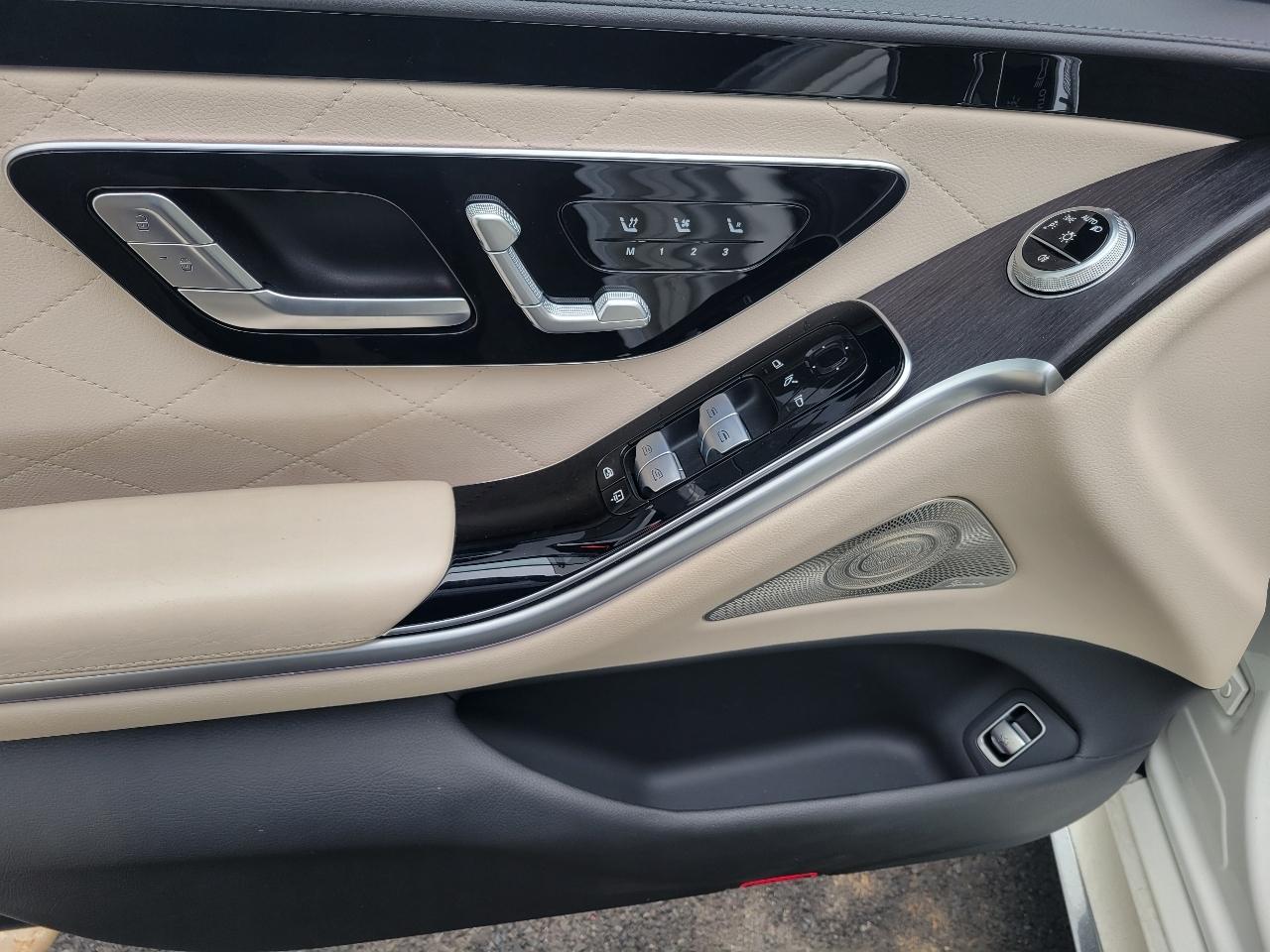 Mercedes-Benz S-Class  2022