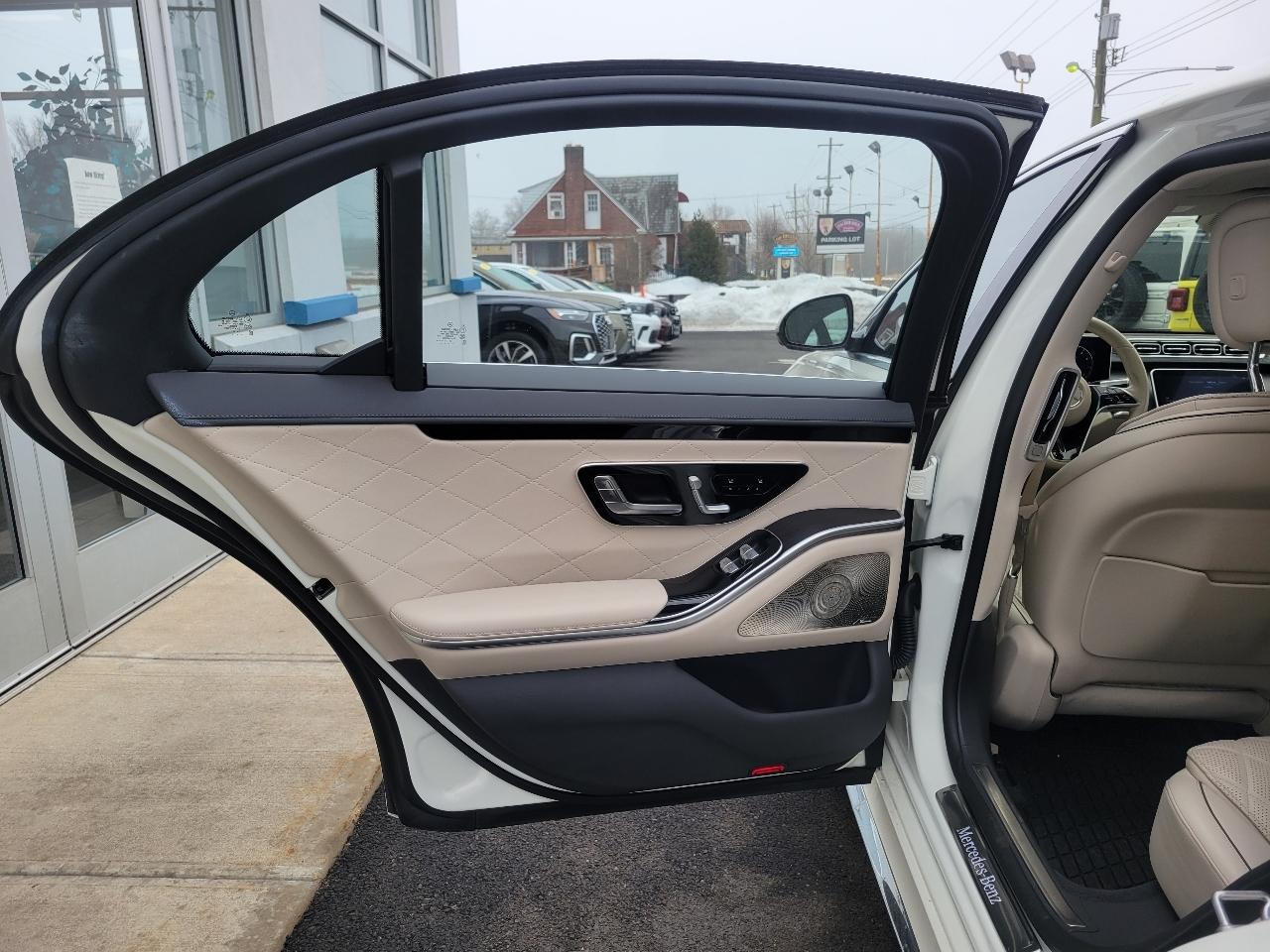 Mercedes-Benz S-Class  2022