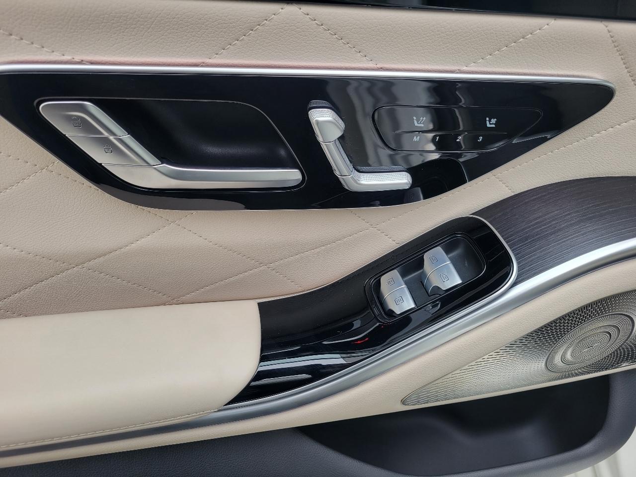 Mercedes-Benz S-Class  2022