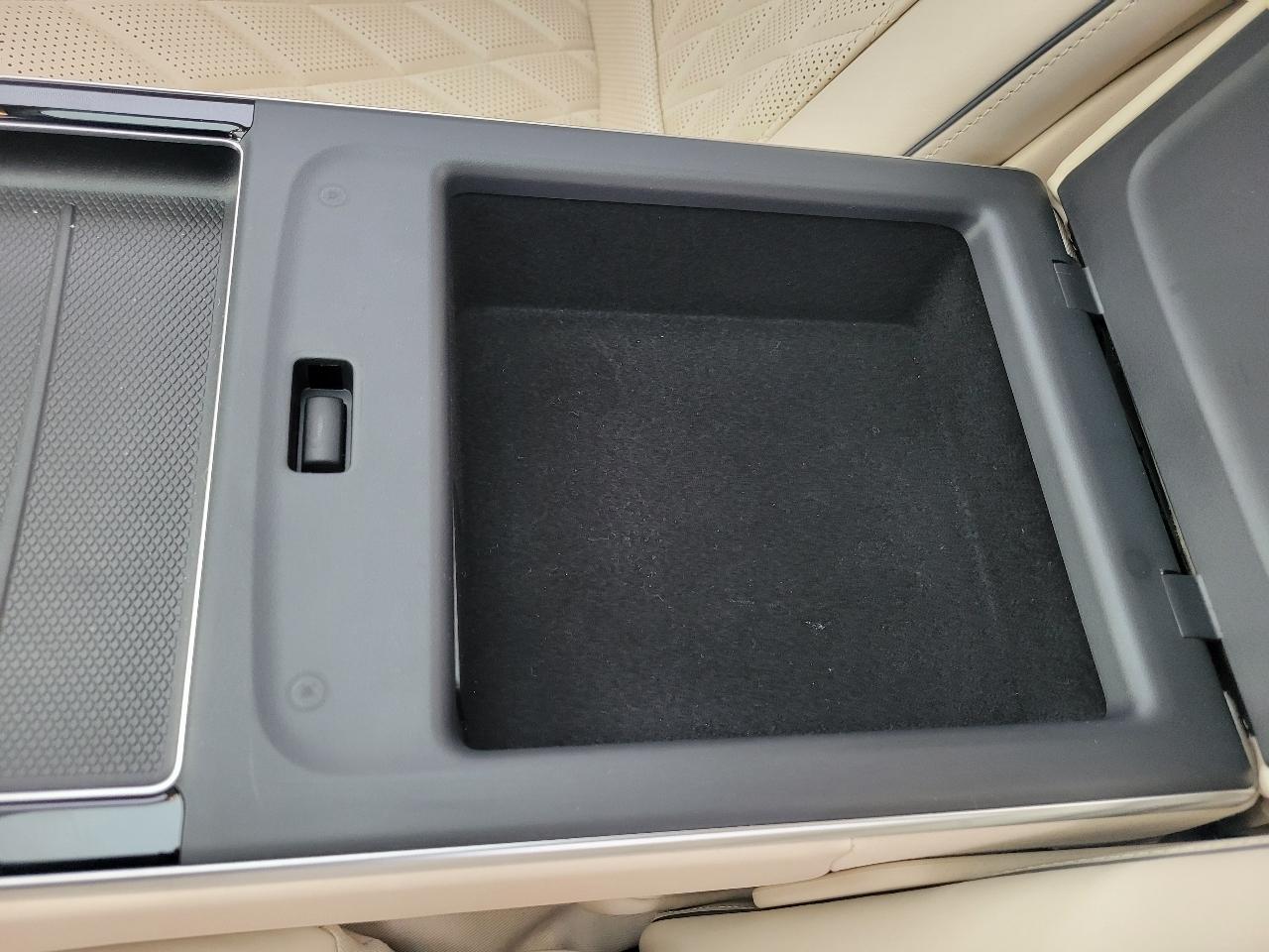 Mercedes-Benz S-Class  2022