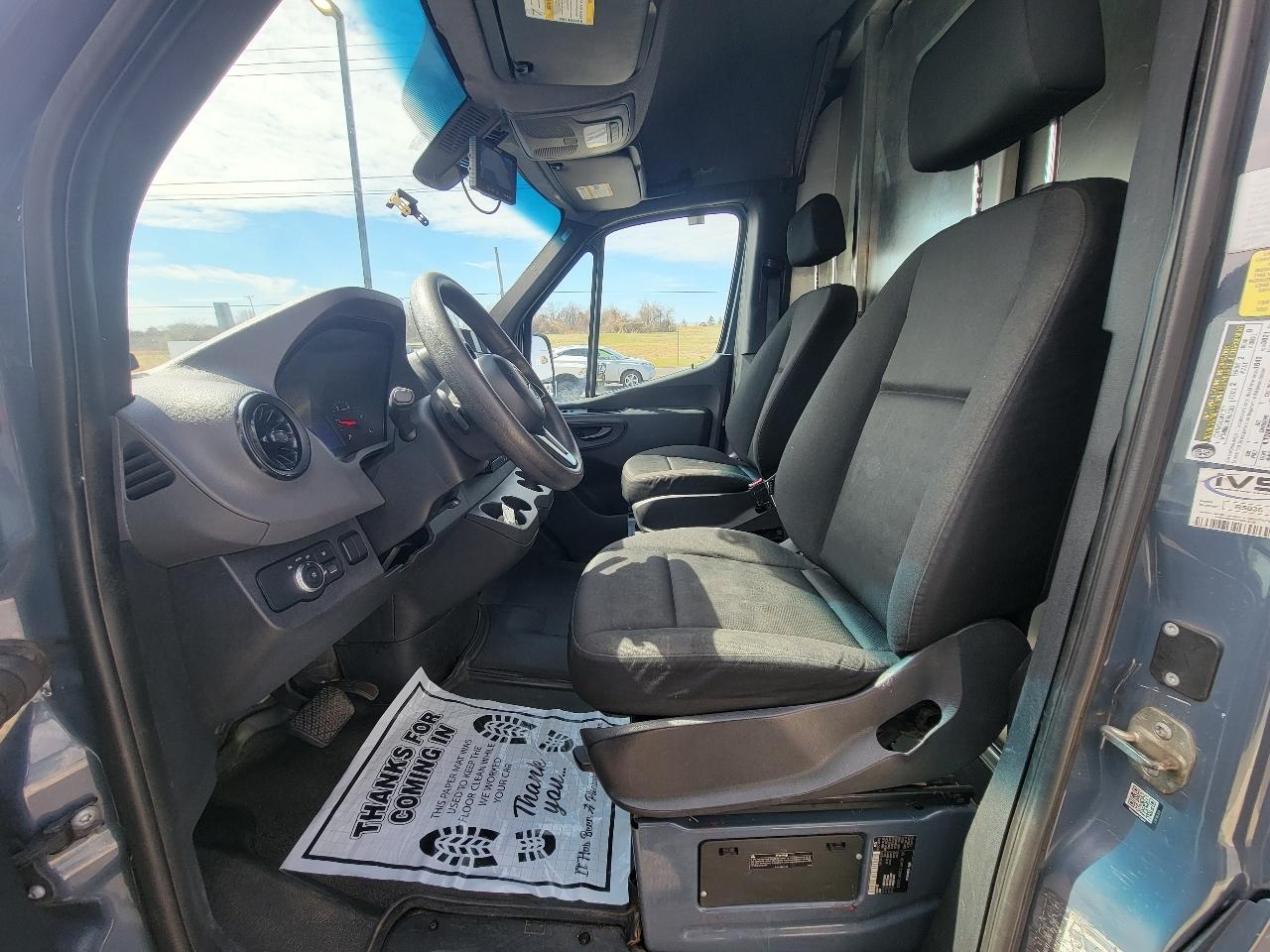 Mercedes-Benz Sprinter Van 2500 High Roof V6 170" RWD 2019