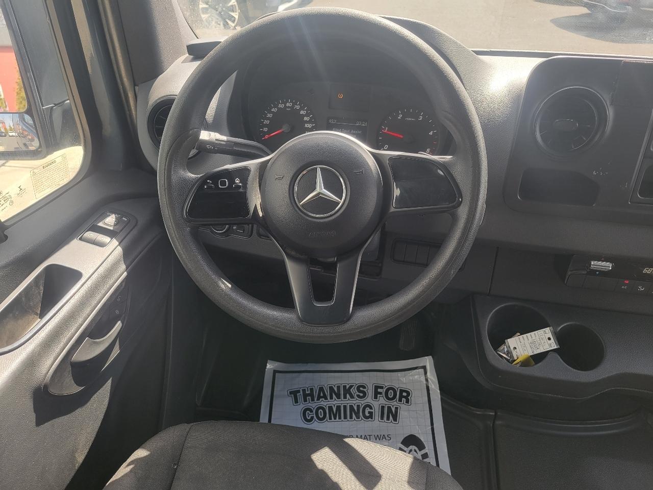 Mercedes-Benz Sprinter Van 2500 High Roof V6 170" RWD 2019