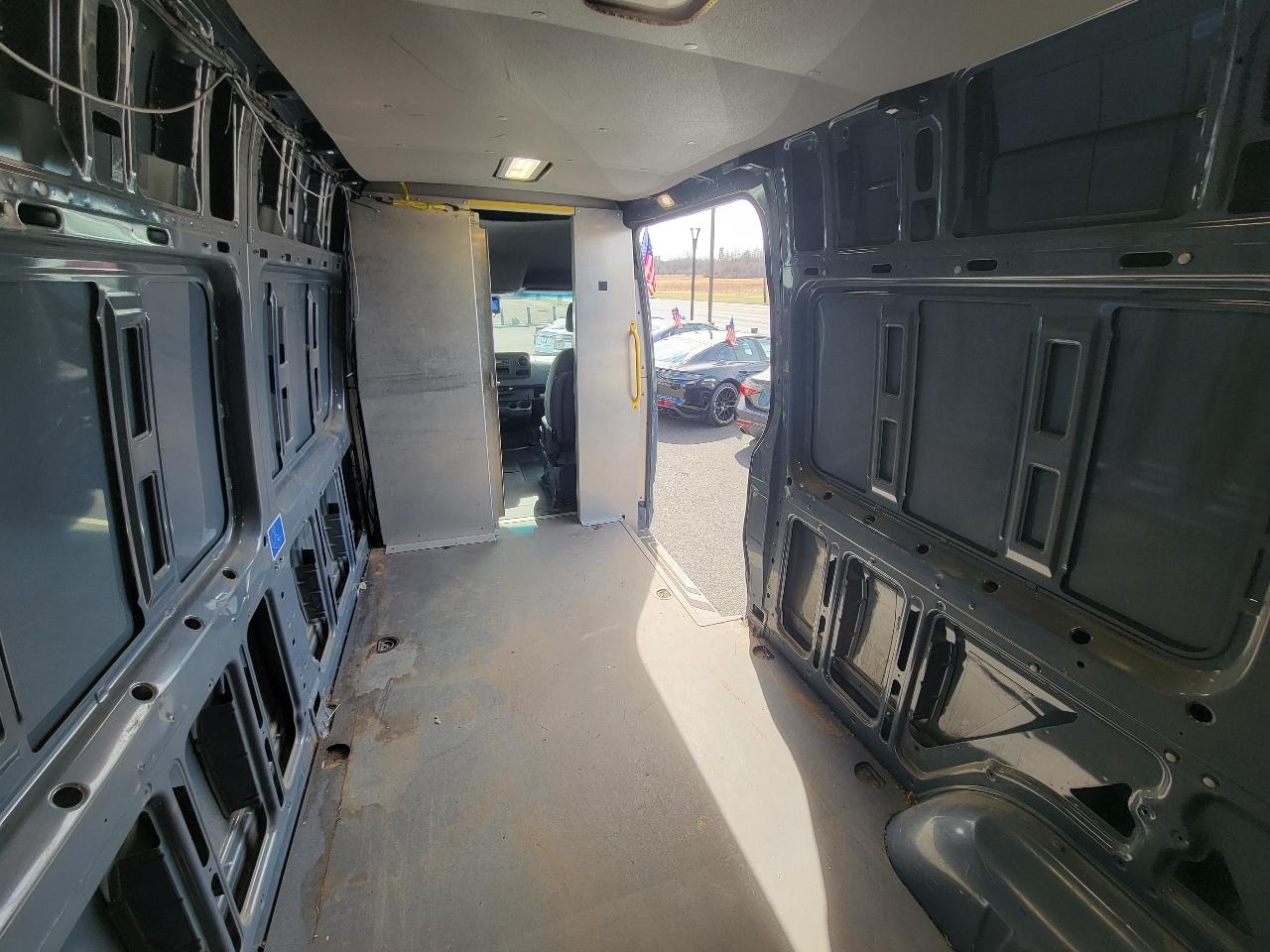 Mercedes-Benz Sprinter Van 2500 High Roof V6 170" RWD 2019