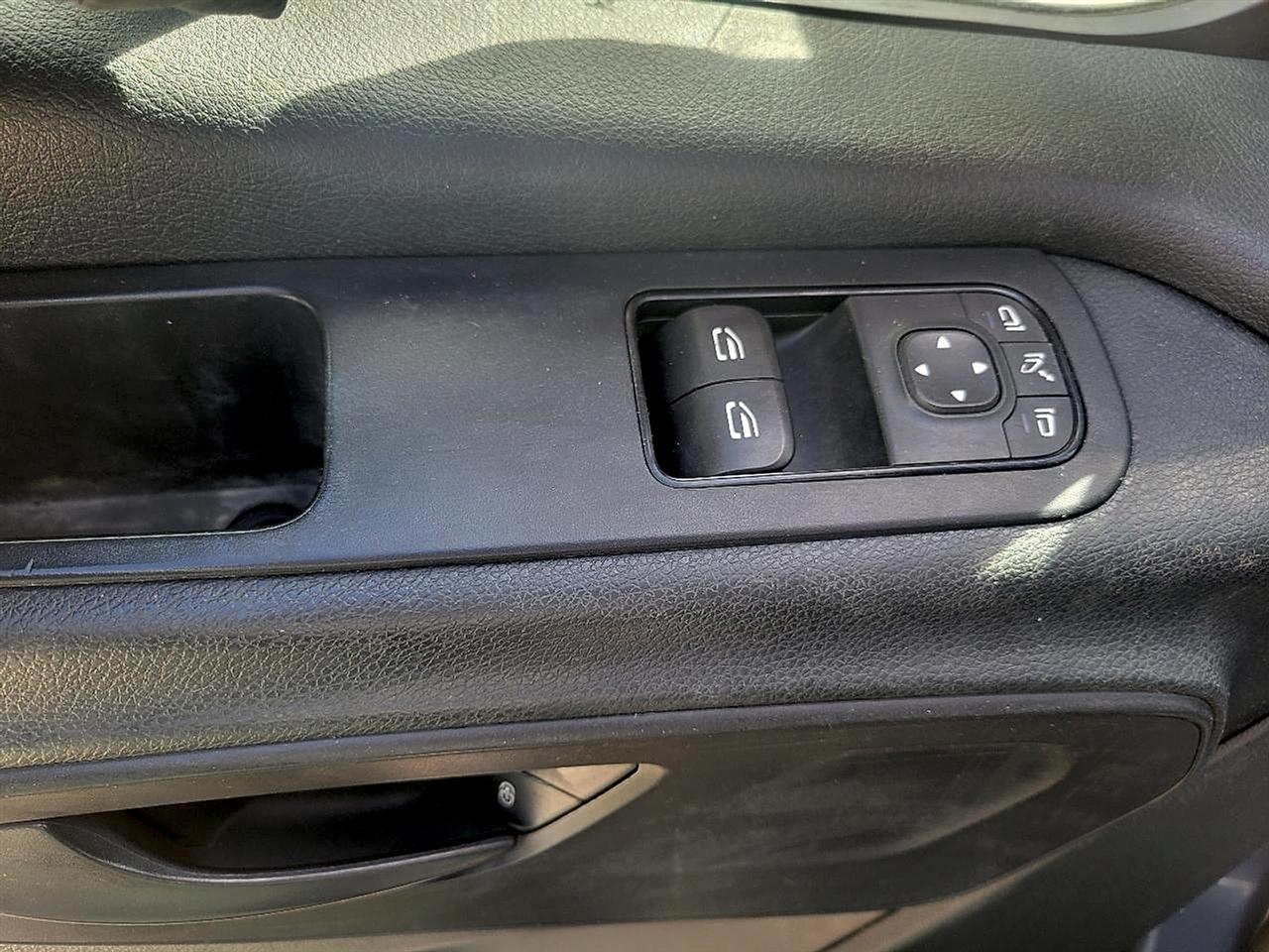 Mercedes-Benz Sprinter Van 2500 High Roof V6 170" RWD 2019