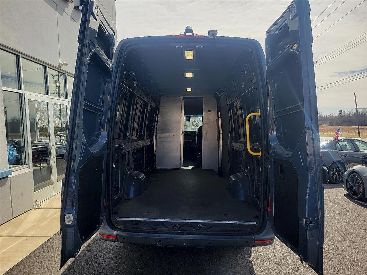 Mercedes-Benz Sprinter Van 2500 High Roof V6 170" RWD 2019