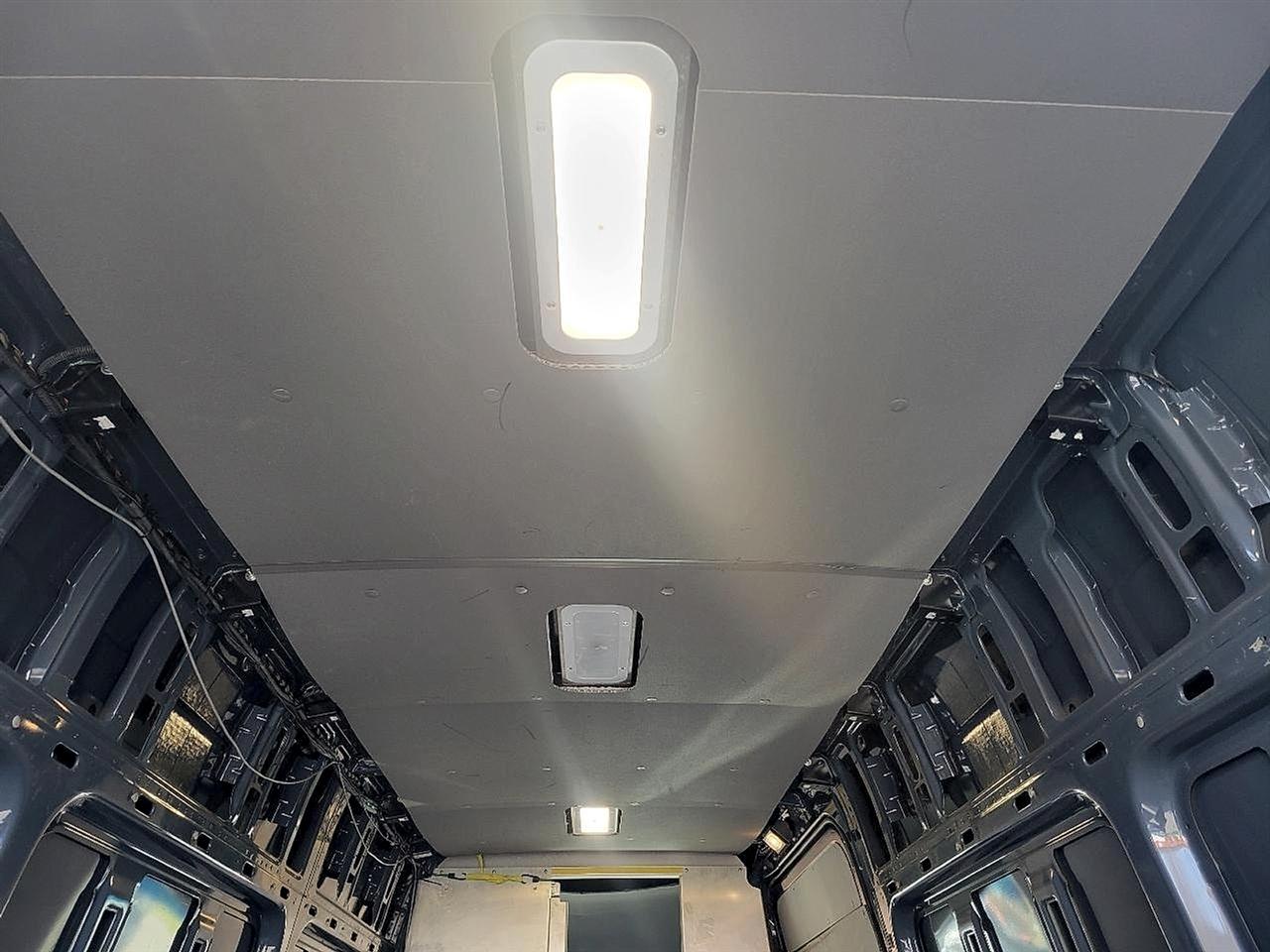 Mercedes-Benz Sprinter Van 2500 High Roof V6 170" RWD 2019