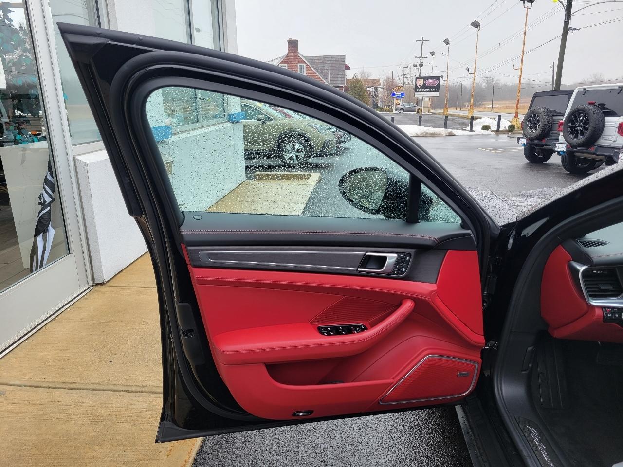 Porsche Panamera 4 Platinum Edition AWD 2023