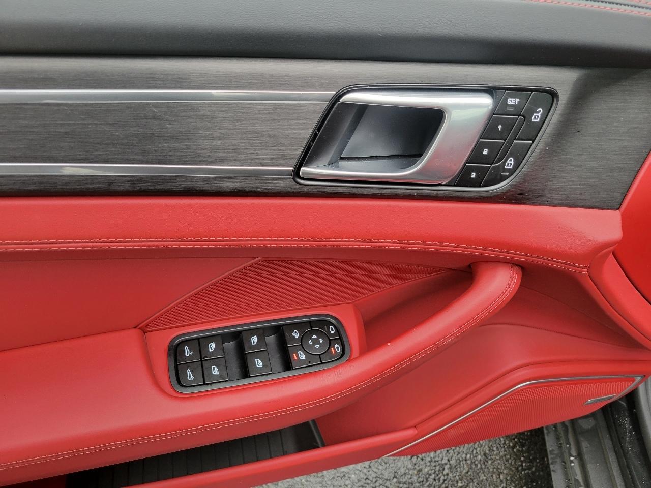 Porsche Panamera 4 Platinum Edition AWD 2023