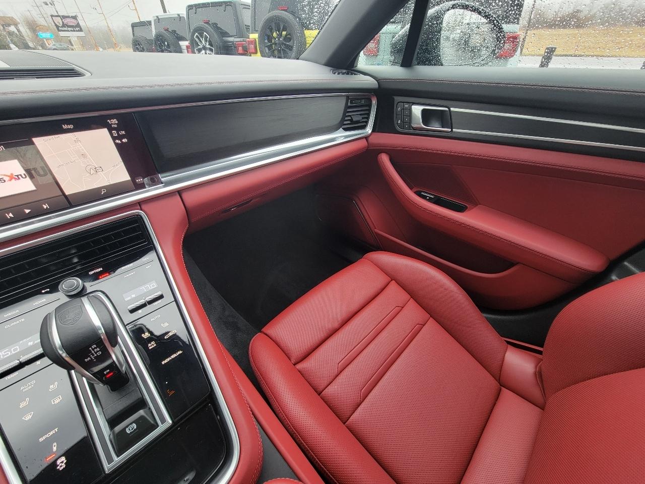 Porsche Panamera 4 Platinum Edition AWD 2023