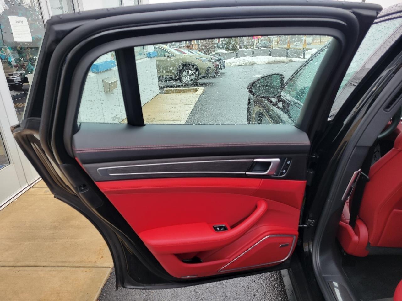 Porsche Panamera 4 Platinum Edition AWD 2023