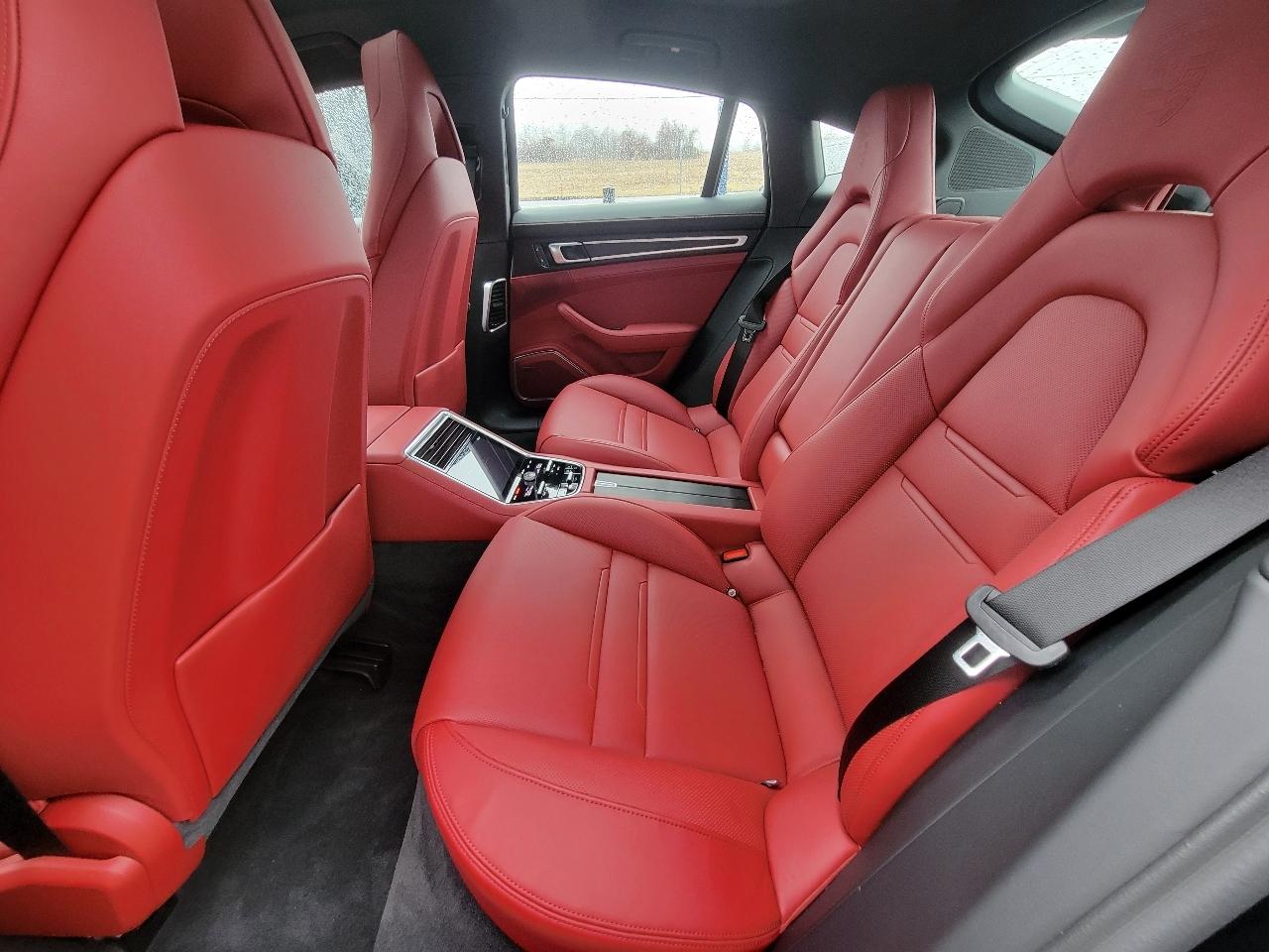 Porsche Panamera 4 Platinum Edition AWD 2023